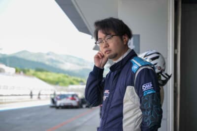 今回に合わせて無線用のヘッドセットを用意。これも初体験だ