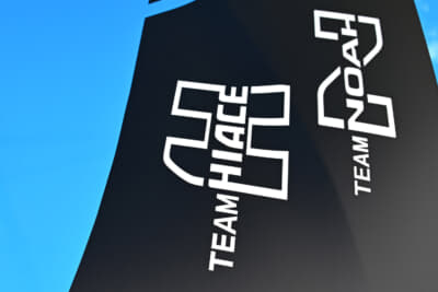 社内デザイナーにがロゴを作成