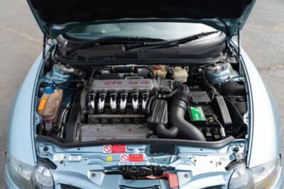 7000ポンド~1万ポンド(邦貨換算約135万円〜193万円)で現在も販売中のアルファ ロメオ「147GTA」(C)Bonhams