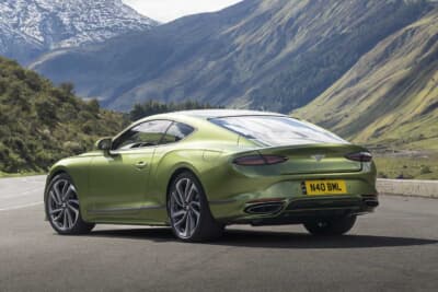 ベントレーは全モデルにプラグインハイブリッド（PHEV）オプションを用意している