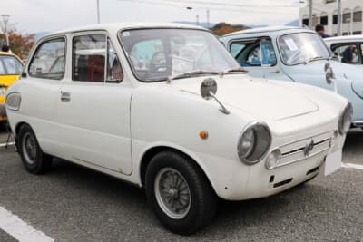 スズキ 2代目 フロンテ360：ボディはこの2ドアセダンとバンがラインアップされていた