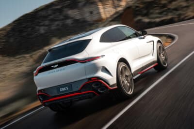 アストンマーティン DBX S：最大で前輪に50％、後輪に100％まで駆動配分可能。9速「湿式クラッチ」トランスミッションを採用