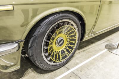 日産 510型 ブルーバード：リバレルしたBBS製RSを装着。写真はフロント用でフィンを装着