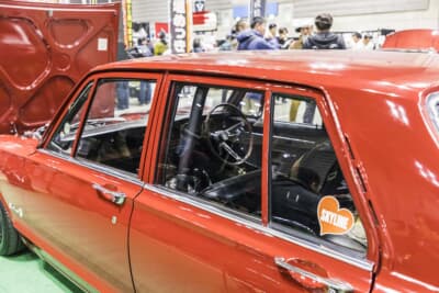 日産 3代目 スカイラインGT-R：グローレッドにペイントされている