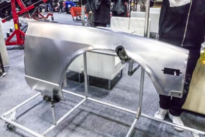 日産 S30型 フェアレディZ：トヨタ車の試作ボディなどを製作している矢作産業が担当している