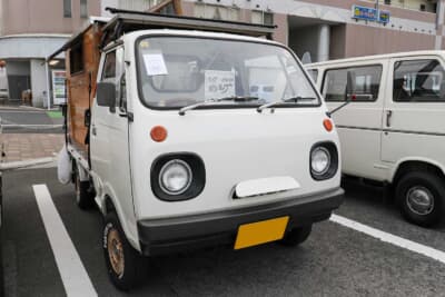 マツダ ニューポーターキャブ：長い期間、車庫保管されていたため、外装の程度良好だった 