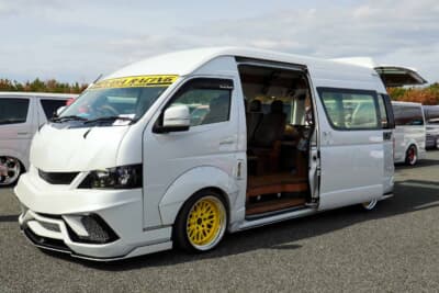 内装をウッドでまとめたスーパーロングが、HIACE Style編集部特別賞を獲得