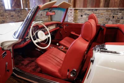 17万9200ドル（邦貨換算約2580万円）で落札されたメルセデス・ベンツ「280SL」（C）Courtesy of RM Sotheby's