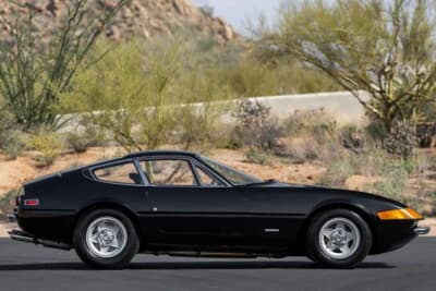 49万8400ドル（邦貨換算約7270万円）で落札されたフェラーリ「365 GTB/4 デイトナ」（C）Bonhams