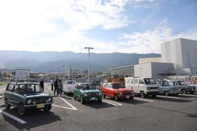 参加者は、しこちゅ～ホール駐車場に集合