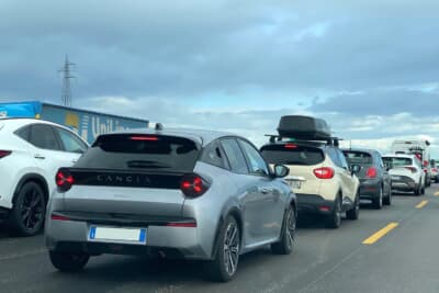 渋滞中にランチア「イプシロン」と遭遇。ちょっとテンションが上がりました