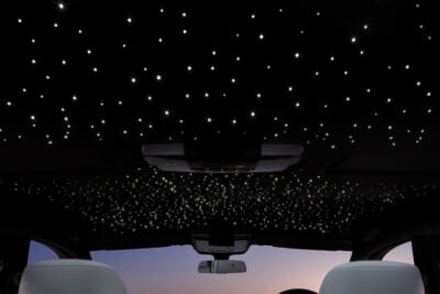 ロールス・ロイス ファントム：車内に星空を再現するスターライト・ヘッドライニング