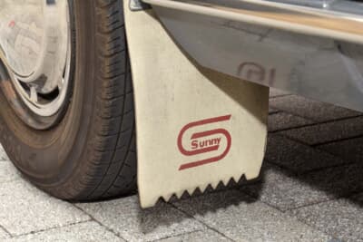 日産 初代 B10型 ダットサン サニー：カタログから抜け出てきたような美しい状態を保つ