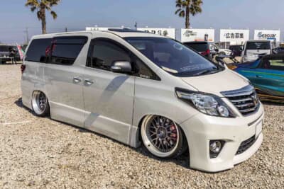 トヨタ アルファード：エクステリアはじほとんどノーマル