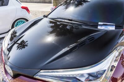 トヨタ C-HR：CLIMATEのエアロボンネットをあえてブラック塗装で装着