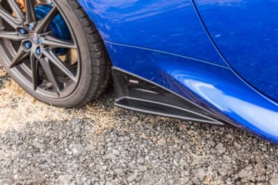 スバル BRZ STIスポーツ：オプションのサイドアンダースポイラーを装着