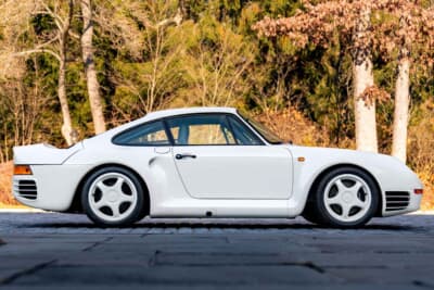 オークション終了後に個別販売されたポルシェ「959シュポルト」（C）Courtesy of RM Sotheby's