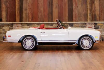 17万9200ドル（邦貨換算約2580万円）で落札されたメルセデス・ベンツ「280SL」（C）Courtesy of RM Sotheby's