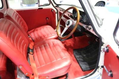 トヨタ パプリカ 800 スーパー：エンドレスアドバンス所有車両の定石でインテリアは全張り替え