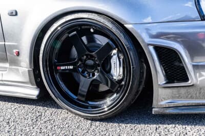 日産 スカイライン 25GT（ER34）：ホイールはニスモLMGT4の19×10.5J IN＋15