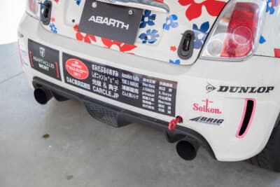 アバルト500 R3T：リアバンパーにはDAC眞貝応援団のステッカーも