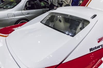 マツダ 初代NA6C型 ロードスター：本来はオープンであるはずのルーフにはアイローネリアゲートを備えたハードトップを装着