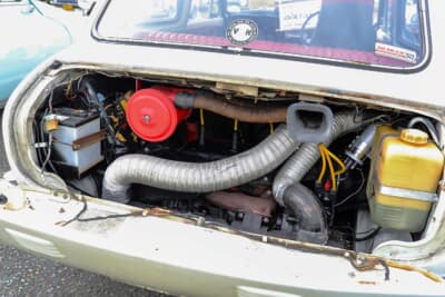 スズキ 2代目 フロンテ360：空冷2サイクル直列3気筒エンジンを横置きに搭載。最高出力25ps最大トルク3.7kgmを発揮