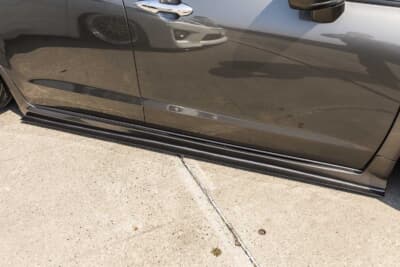 ホンダ オデッセイ：サイドスカートを装着している