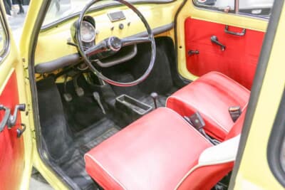 フィアット 500R：シンプルなインテリアは500 Fと同様だ