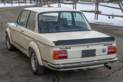 17万9200ドル（邦貨換算約2580万円）で落札されたBMW「2002ターボ」（C）Courtesy of RM Sotheby's