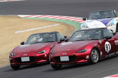 マツダ ロードスター：周回を重ねるに連ねてオーバーテイクした