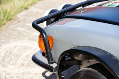 12万ポンド～20万ポンド（邦貨換算約2320万円〜約3870万円）で現在も販売中のメルセデス・ベンツ「450 SLC 5.0」（C）Bonhams