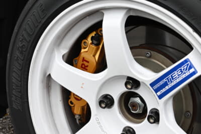 コペン純正ホイール対応の6POT対向ブレーキキャリパー＆専用ビッグローターももちろん装着済み