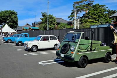 ホンダ バモス(右)、ホンダ N360(中央)、ホンダT360 (左)