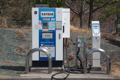 急速充電器（50kW）もあるのでBEVユーザーも嬉しい