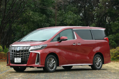 エアロ系モデルのみに設定されたダークレッドマイカメタリック