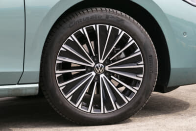 VW パサートeTSIエレガンス:18インチホイールが標準装備となる