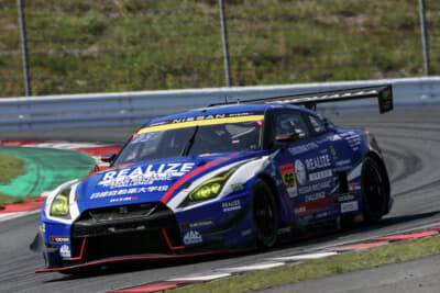 怒涛の追い上げで観客を沸かせた56号車リアライズ日産メカニックチャレンジ GT-R