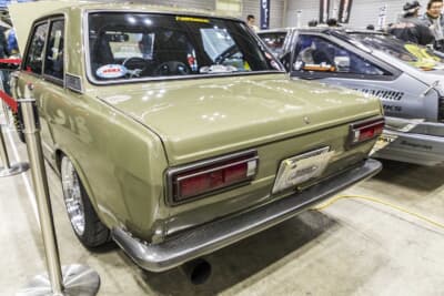 日産 510型 ブルーバード：ボディは若草色にオールペイント。リヤコンビランプはワンテールタイプ
