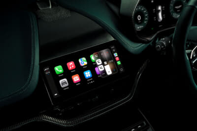 アストンマーティン DBX：CarPlay UltraはiPhoneからウィジェットを追加することができる