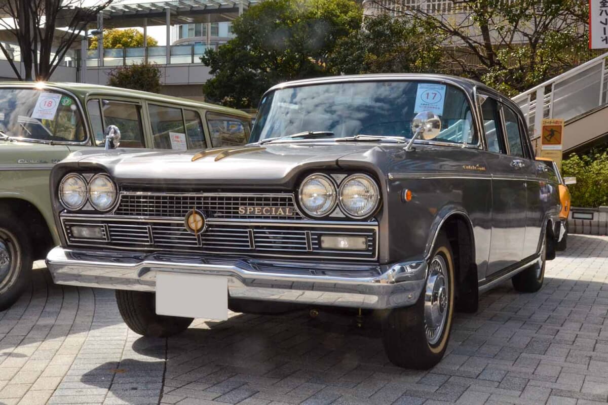 昭和40年12月26日発行　日産自動車三十年史　　価格相談可 旧車カタログ ニッサン セドリック スペシャル6 昭和40年 - YouTube