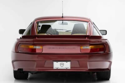 12万6000ドル（邦貨換算約1880万円）で落札されたポルシェ「928S by ゲンバラ」（C）Courtesy of RM Sotheby's