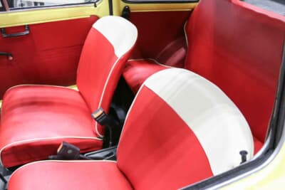 フィアット 500R：500 Rリアシートは固定式の取り外せない