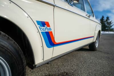 17万9200ドル（邦貨換算約2580万円）で落札されたBMW「2002ターボ」（C）Courtesy of RM Sotheby's