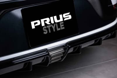 トヨタ プリウス:ブラッククロームを効果的にあしらう
