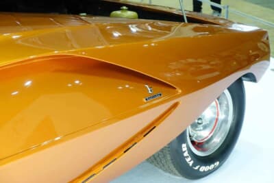 ランチア ストラトス ゼロ:サイドの切り込みにはベルトーネのエンブレムが備わる