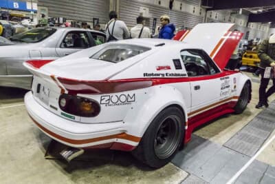 マツダ 初代NA6C型 ロードスター：ロードスターのシルエットを崩すことなく、違和感のない仕上がりになっている