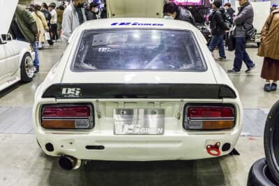 日産 S31型 フェアレディZ：リアスポイラーは当時の純正スタイルを採用
