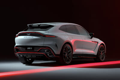 アストンマーティン DBX S：リアバンパーおよびディフューザーは再設計されており、サイドシルやリアウイングとあわせてカーボン仕様を選択することで、さらに7kgの軽量化が可能