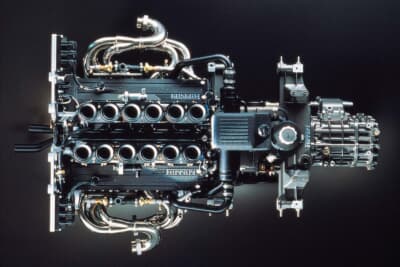 フェラーリ F50：4.7LのV型12気筒「ティーポF130B」自然吸気エンジン